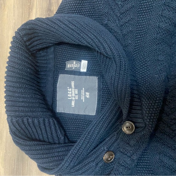 💗H&M Deep Blue Knit Sweater - Picture 3 of 5